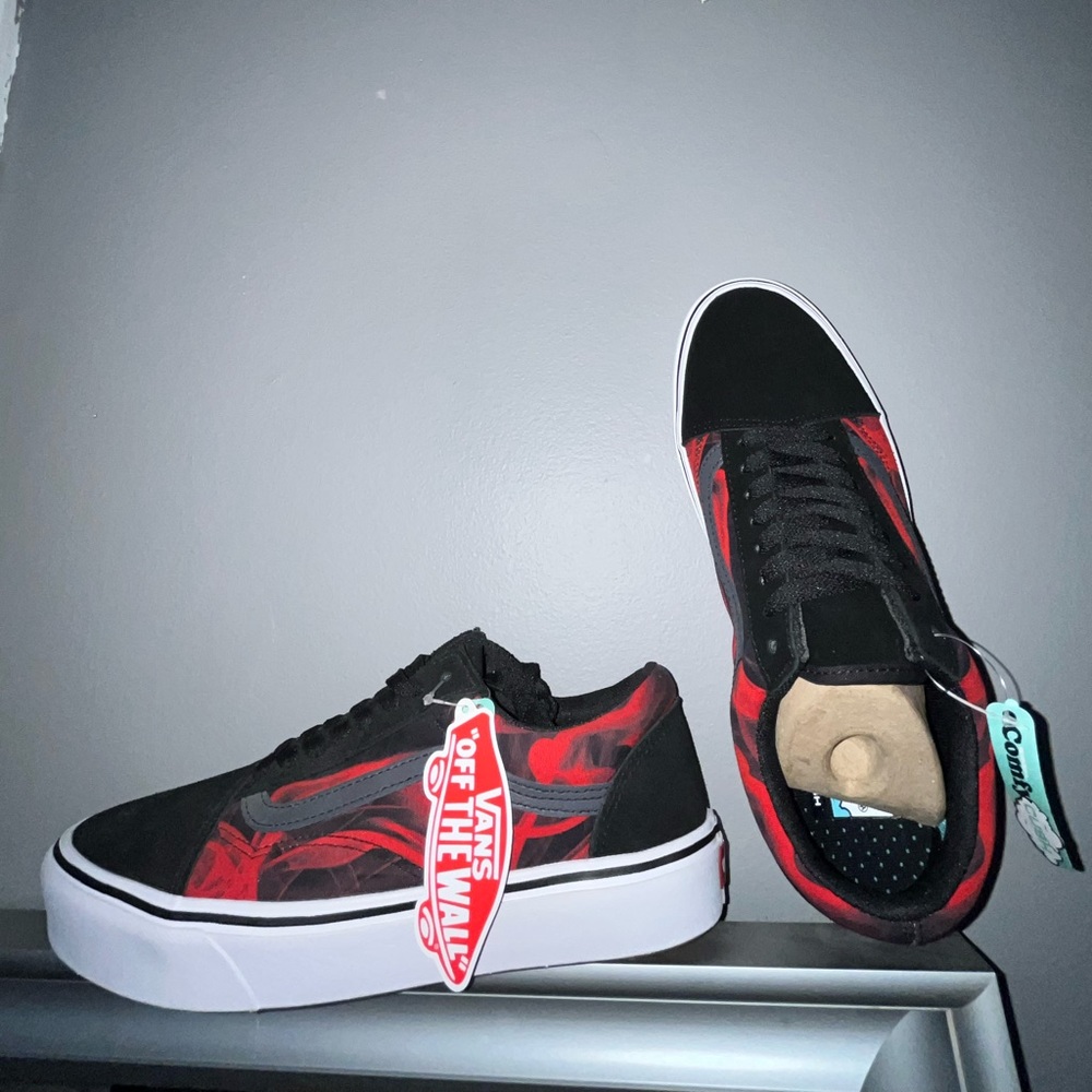 (8.5) Vans Comfycush after dark old skool